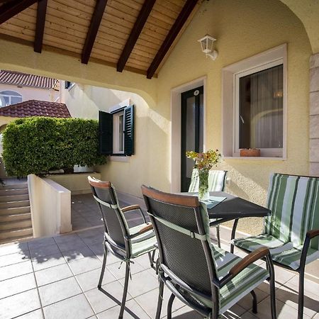 Apartmani Filipic Бол Екстер'єр фото