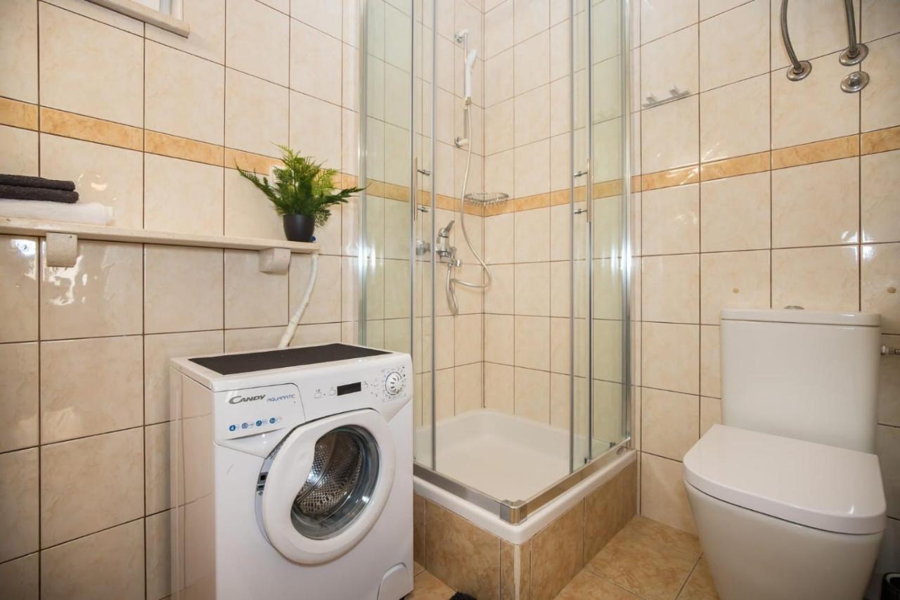 Apartmani Filipic Бол Екстер'єр фото