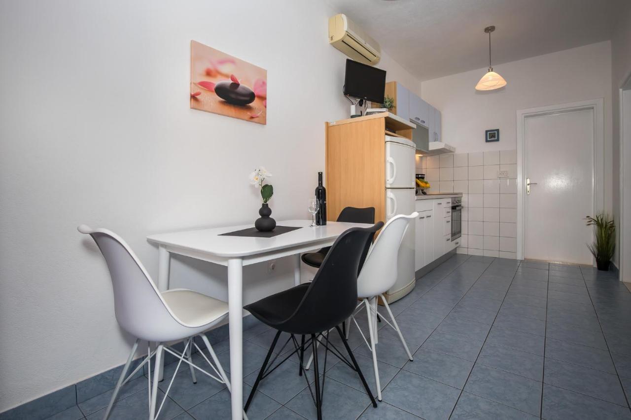 Apartmani Filipic Бол Екстер'єр фото