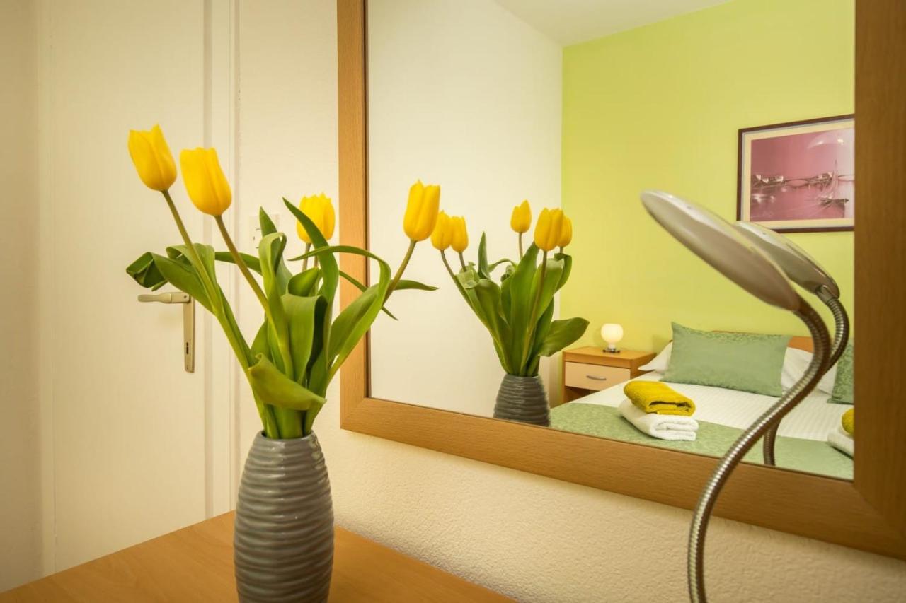 Apartmani Filipic Бол Екстер'єр фото